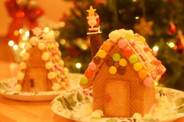 お菓子の家づくり